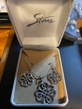 Storrs LTD 1975 3pcs 925 SS Celtic Knot earring and pendant set 17” length